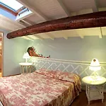 포데리 아르칸젤로 *